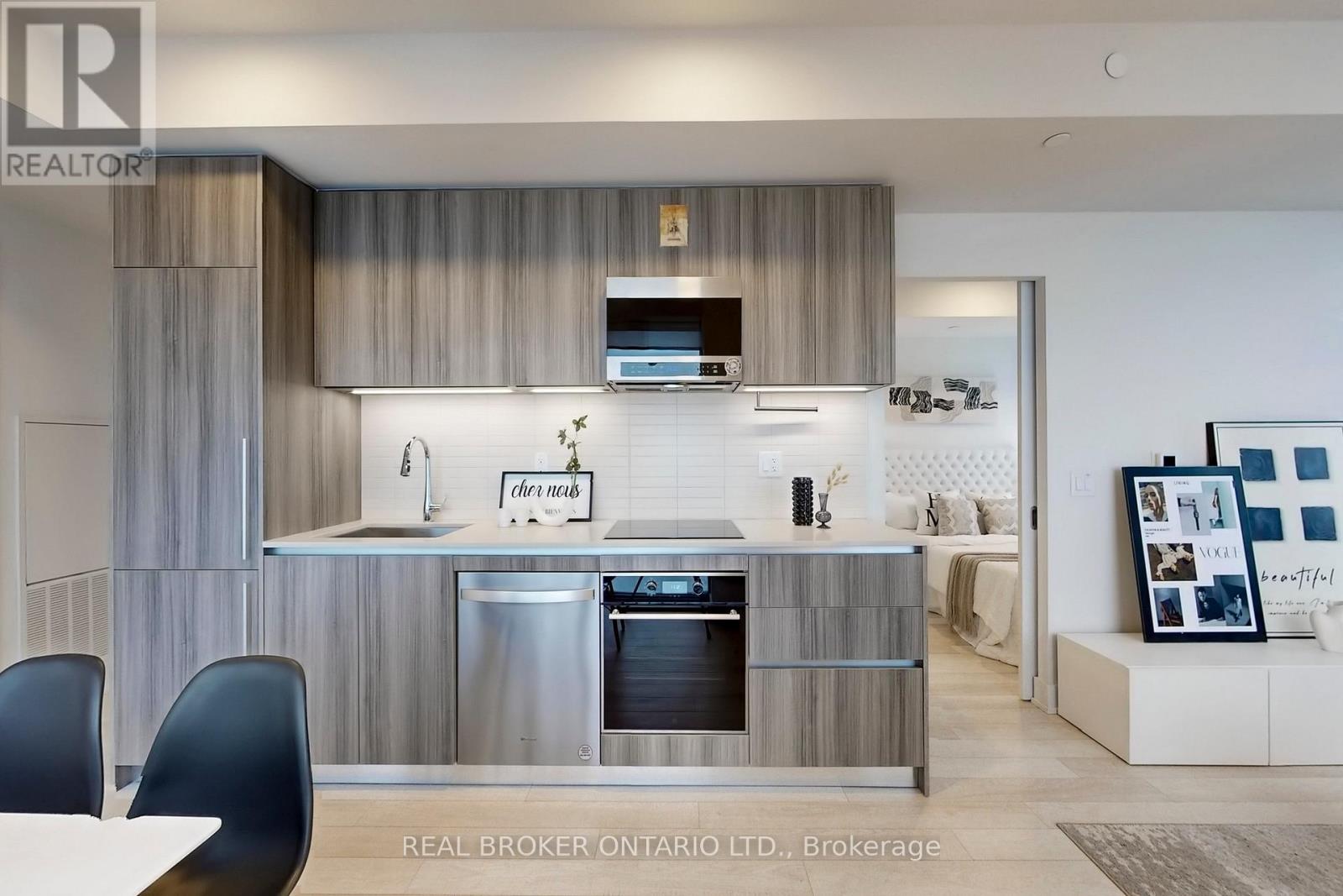 4103 - 8 Cumberland Street, Toronto, Ontario  M4W 0B6 - Photo 11 - C12802914