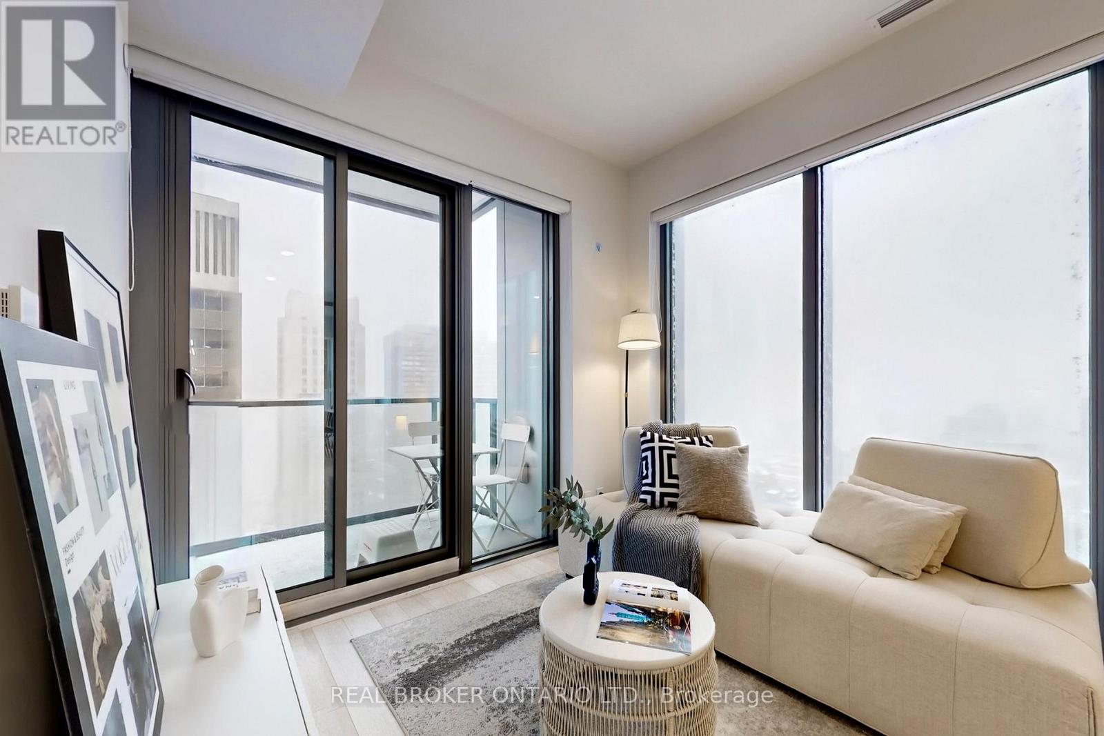 4103 - 8 Cumberland Street, Toronto, Ontario  M4W 0B6 - Photo 2 - C12802914