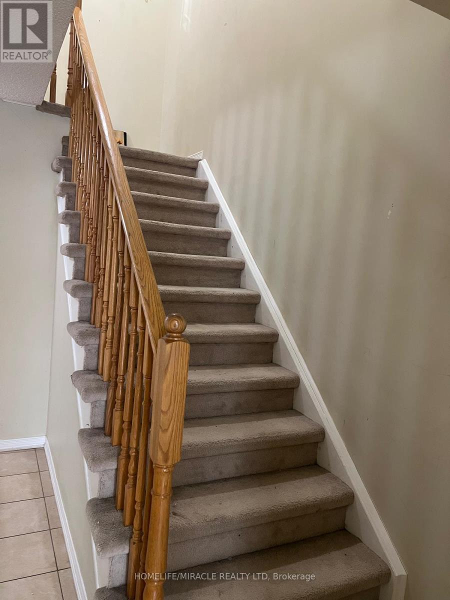 33 Revelstoke Place, Brampton (Sandringham-Wellington), Ontario  L6R 3G3 - Photo 11 - W12803450