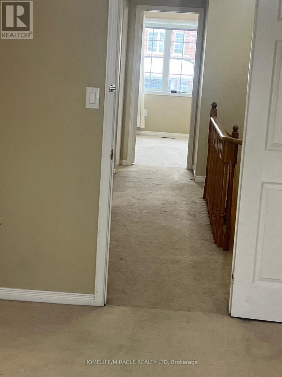 33 Revelstoke Place, Brampton (Sandringham-Wellington), Ontario  L6R 3G3 - Photo 18 - W12803450