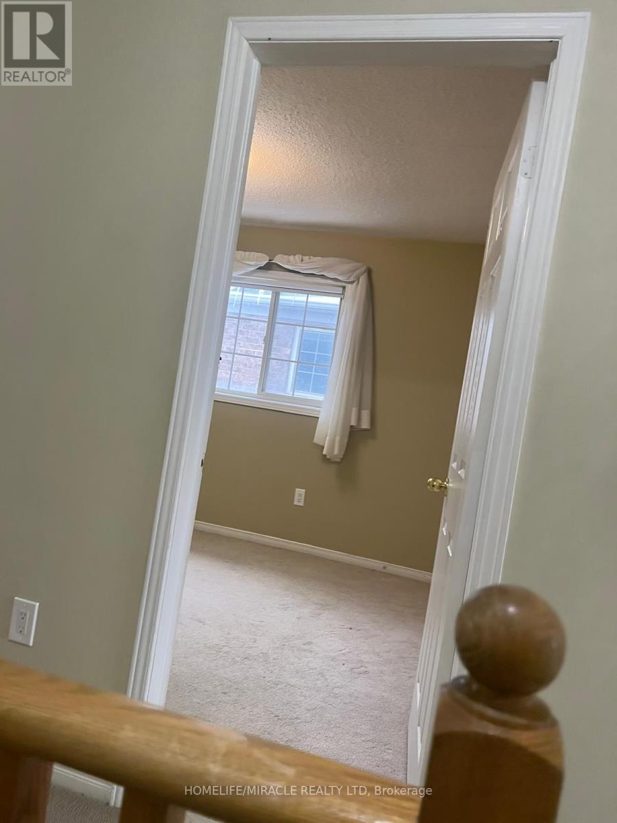 33 Revelstoke Place, Brampton (Sandringham-Wellington), Ontario  L6R 3G3 - Photo 19 - W12803450