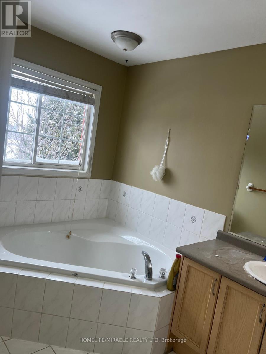 33 Revelstoke Place, Brampton (Sandringham-Wellington), Ontario  L6R 3G3 - Photo 24 - W12803450