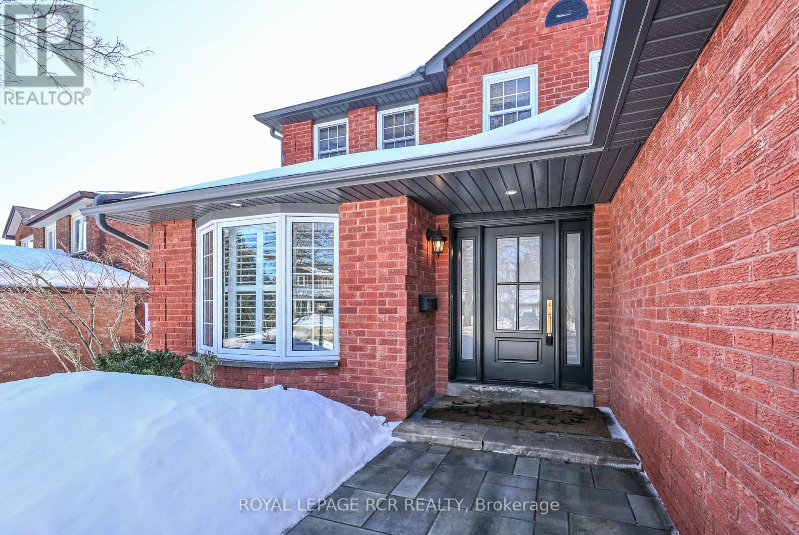 208 Kensington Place, Orangeville, Ontario  L9W 4G5 - Photo 2 - W12803488