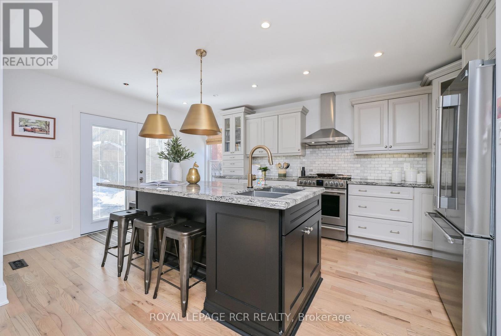 208 Kensington Place, Orangeville, Ontario  L9W 4G5 - Photo 4 - W12803488