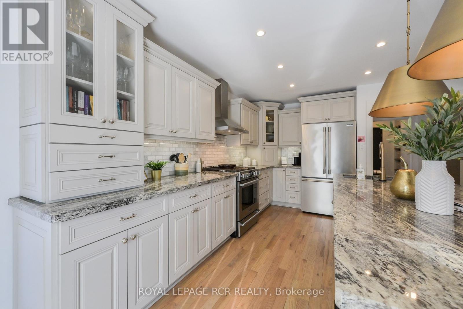 208 Kensington Place, Orangeville, Ontario  L9W 4G5 - Photo 7 - W12803488