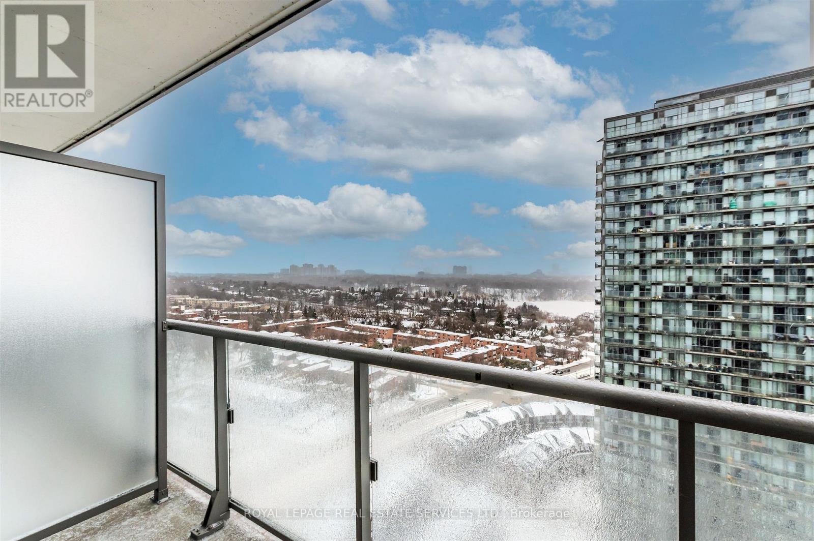 2012 - 105 The Queensway Avenue, Toronto, Ontario  M6S 5B5 - Photo 19 - W12803494