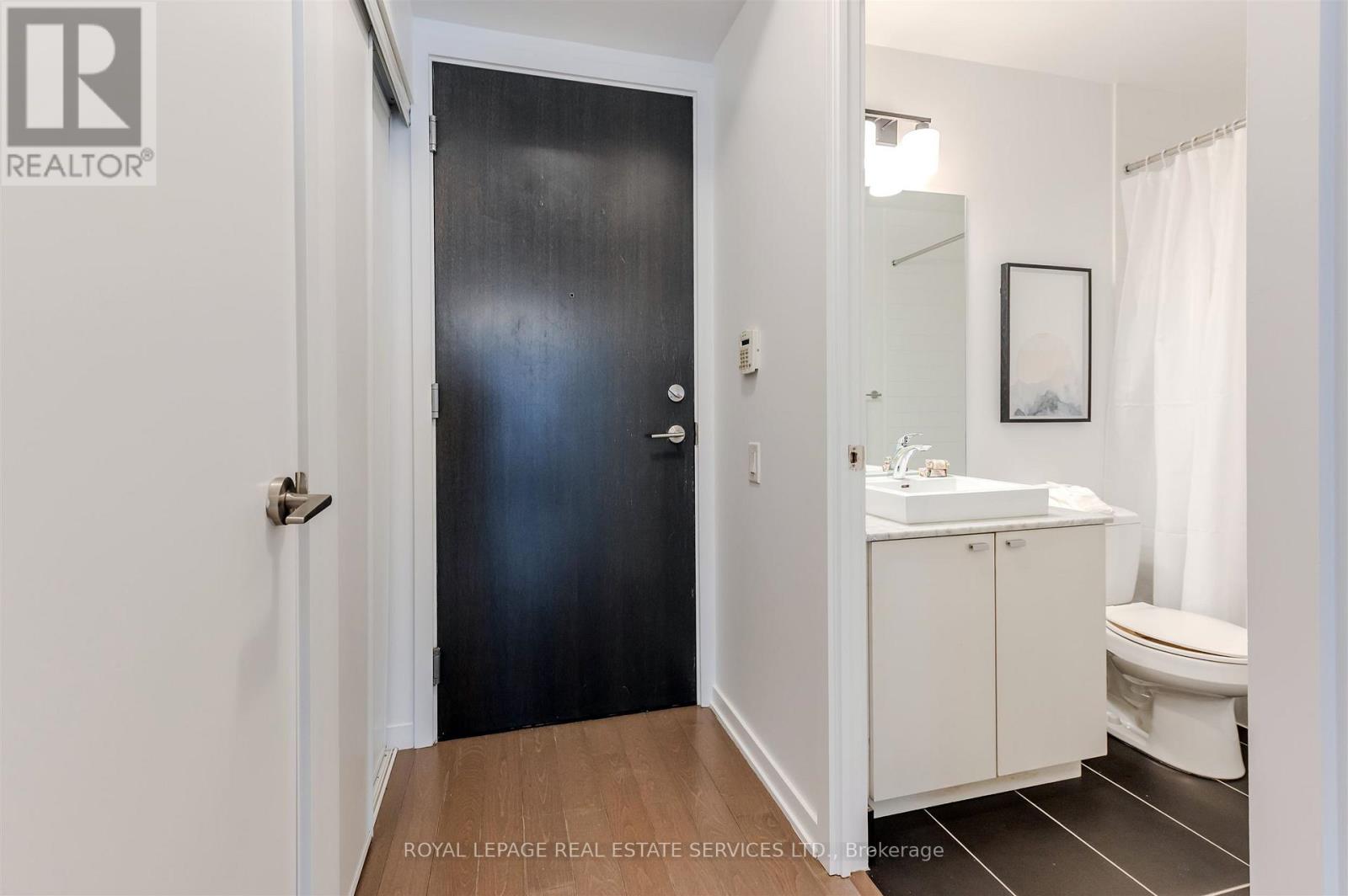 2012 - 105 The Queensway Avenue, Toronto, Ontario  M6S 5B5 - Photo 20 - W12803494