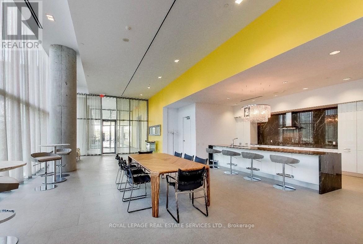 2012 - 105 The Queensway Avenue, Toronto, Ontario  M6S 5B5 - Photo 24 - W12803494