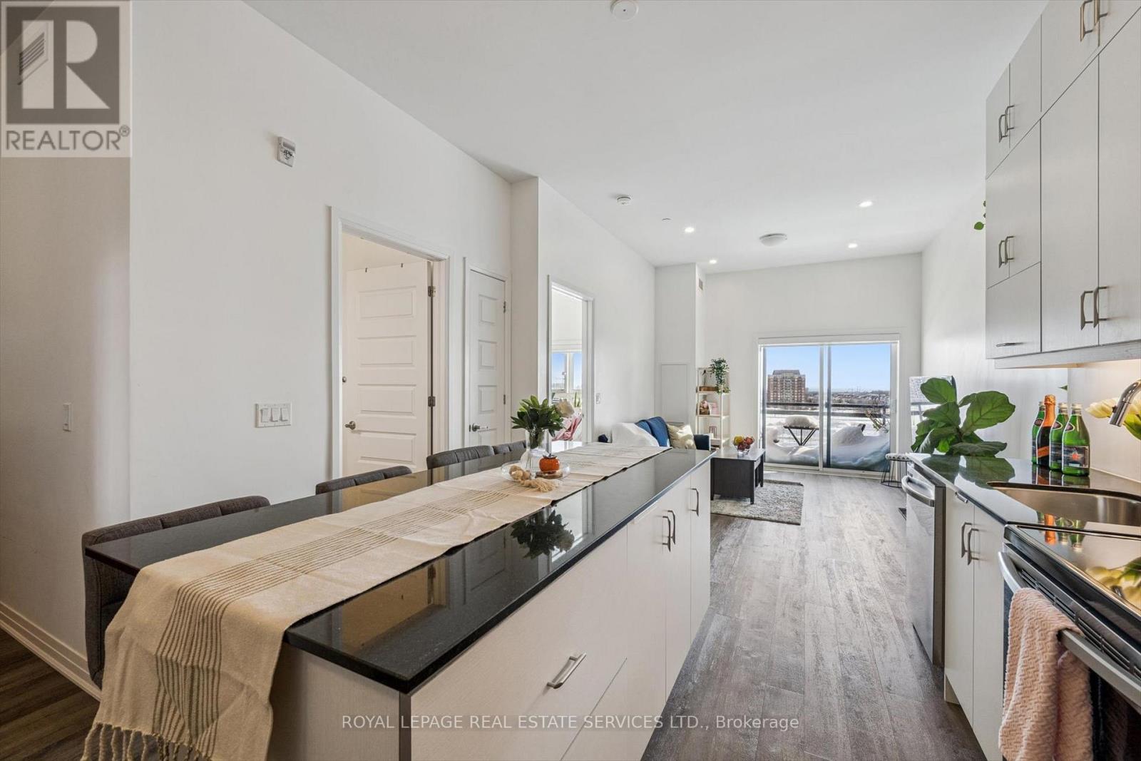 621 - 102 Grovewood Common, Oakville, Ontario  L6H 0X2 - Photo 11 - W12803496