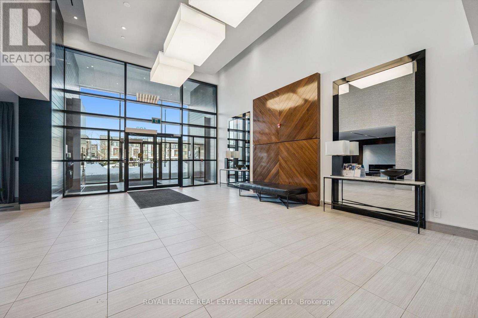 621 - 102 Grovewood Common, Oakville, Ontario  L6H 0X2 - Photo 5 - W12803496