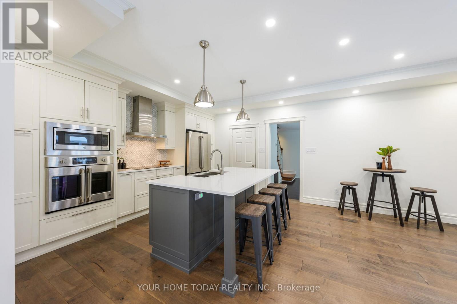 15 Queen Street, Halton Hills, Ontario  L7G 2E3 - Photo 13 - W12803504