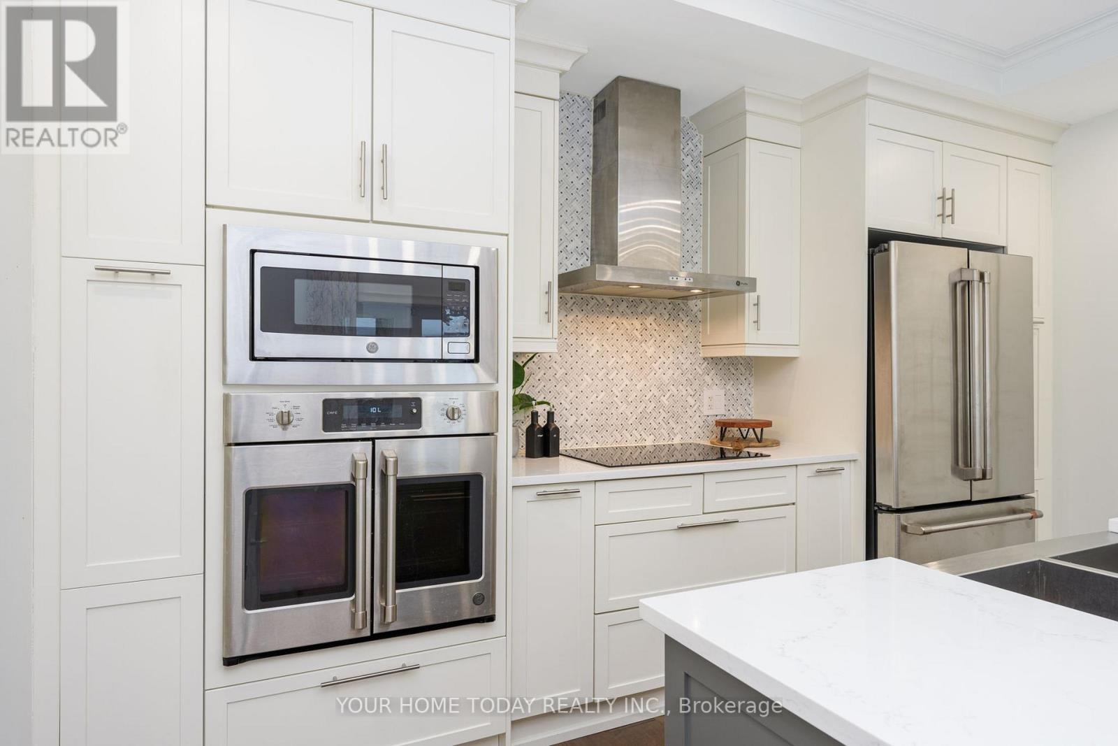 15 Queen Street, Halton Hills, Ontario  L7G 2E3 - Photo 14 - W12803504