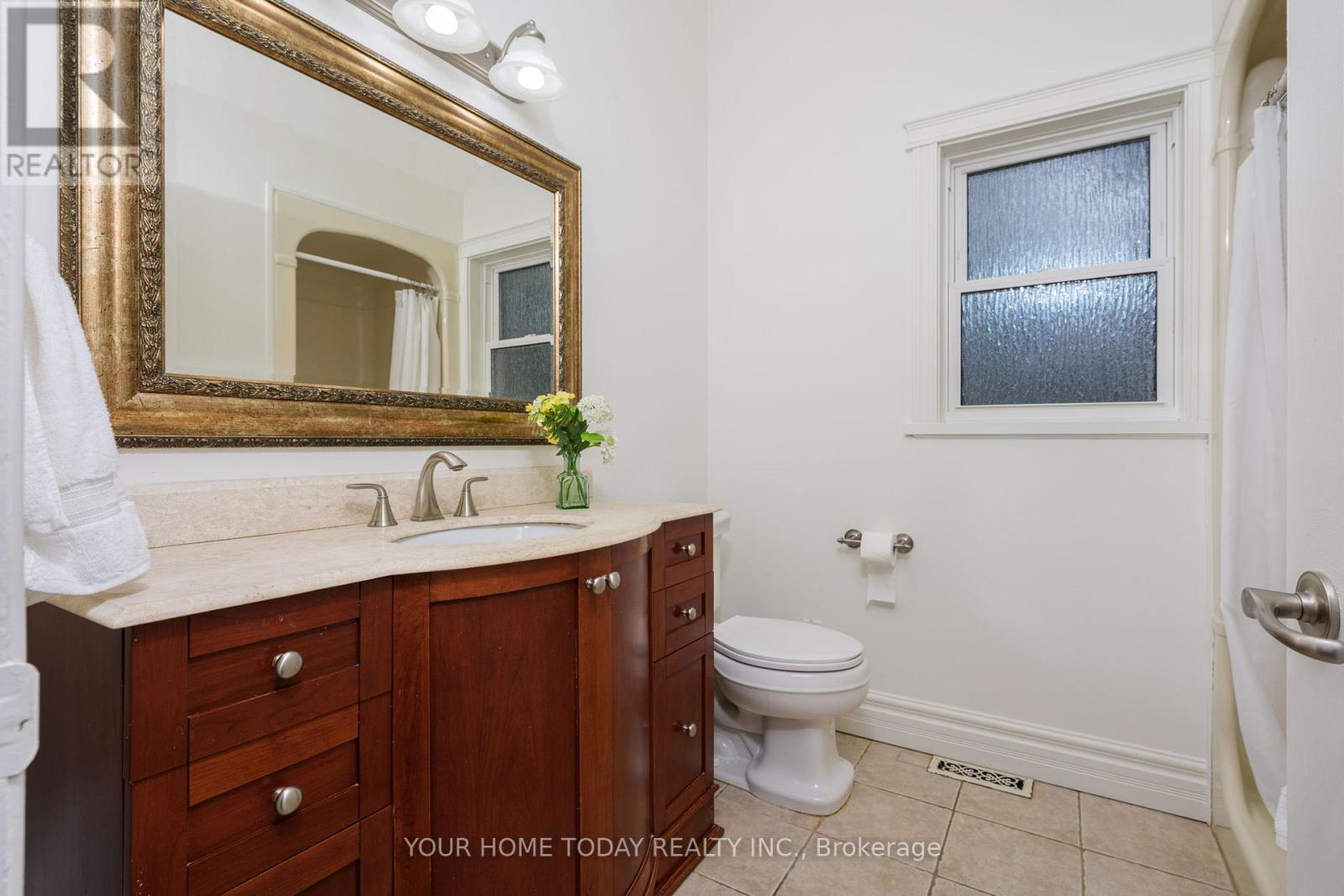 15 Queen Street, Halton Hills, Ontario  L7G 2E3 - Photo 28 - W12803504