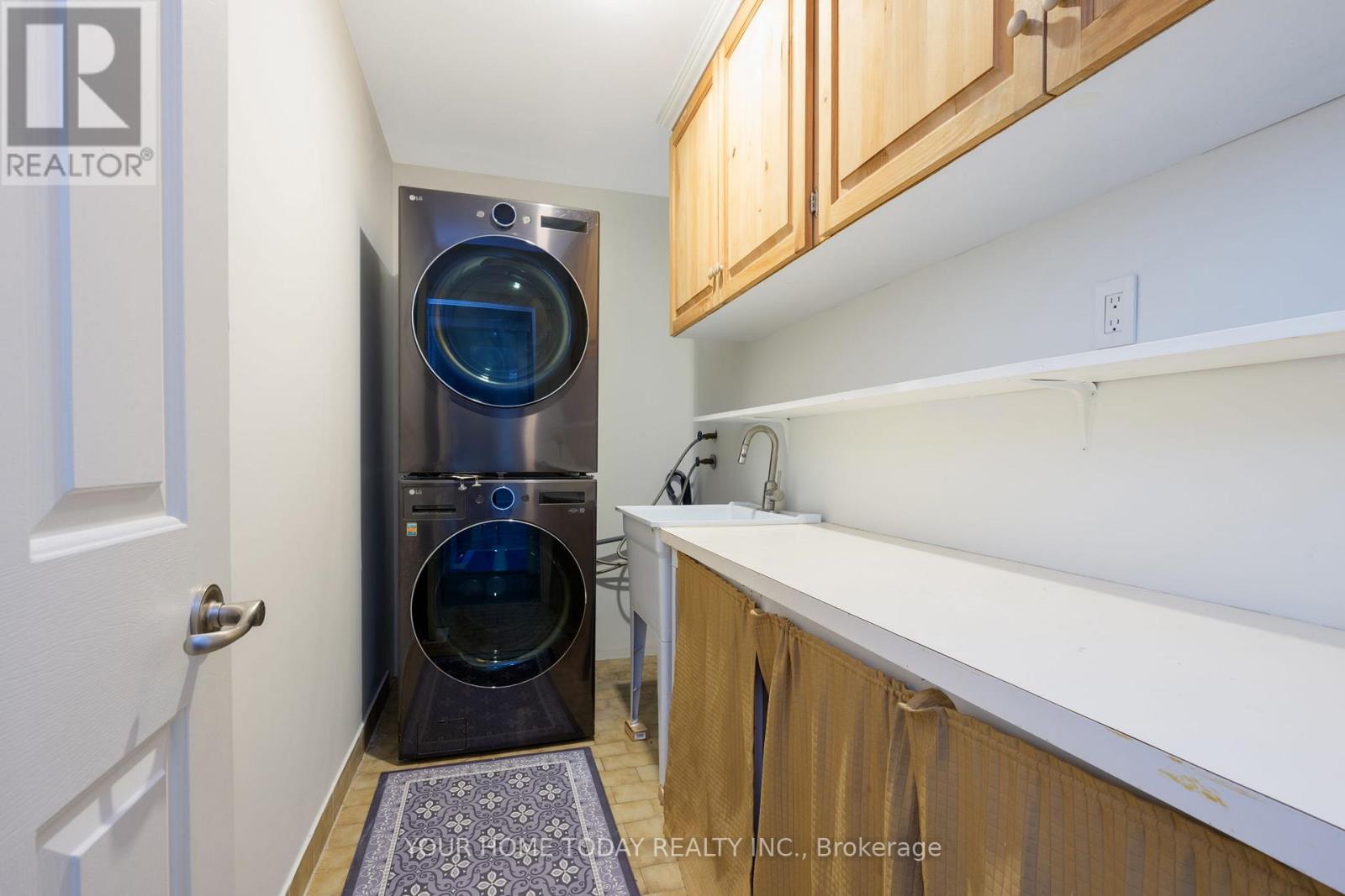 15 Queen Street, Halton Hills, Ontario  L7G 2E3 - Photo 35 - W12803504