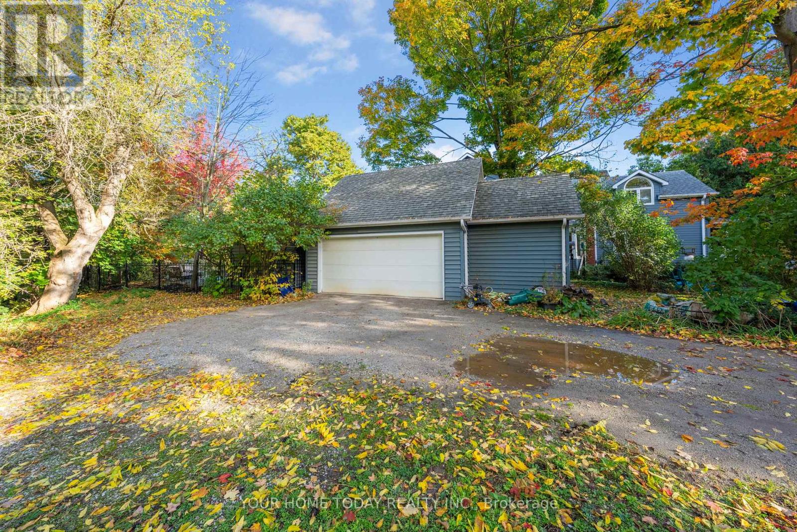 15 Queen Street, Halton Hills, Ontario  L7G 2E3 - Photo 45 - W12803504