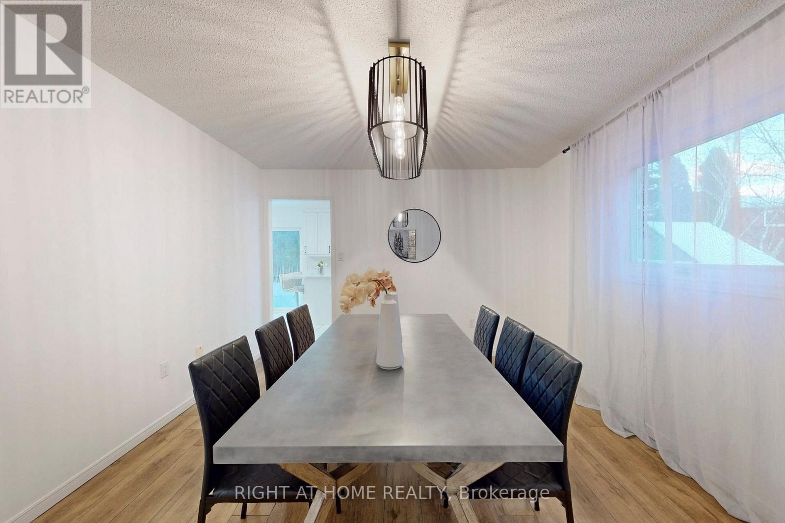 272 Hickory Circle, Oakville, Ontario  L6H 4V1 - Photo 10 - W12803528