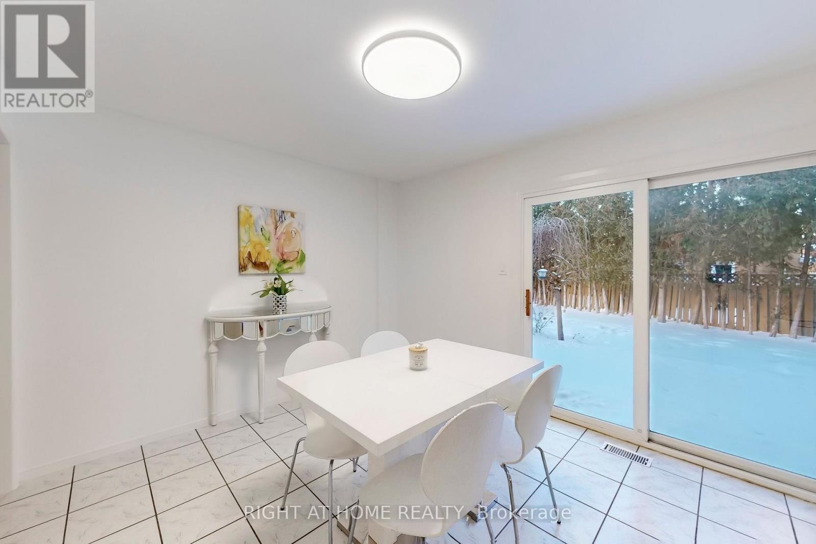 272 Hickory Circle, Oakville, Ontario  L6H 4V1 - Photo 19 - W12803528