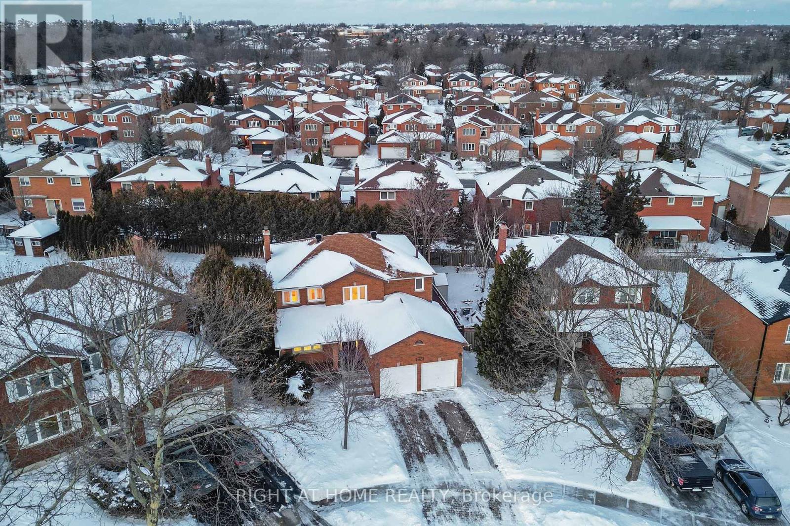 272 Hickory Circle, Oakville, Ontario  L6H 4V1 - Photo 49 - W12803528