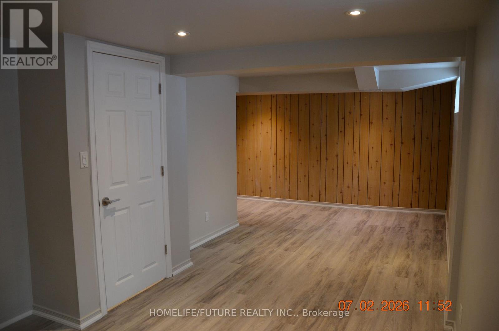 11 Coppermill Drive, Toronto, Ontario  M9W 3Z1 - Photo 5 - W12803562