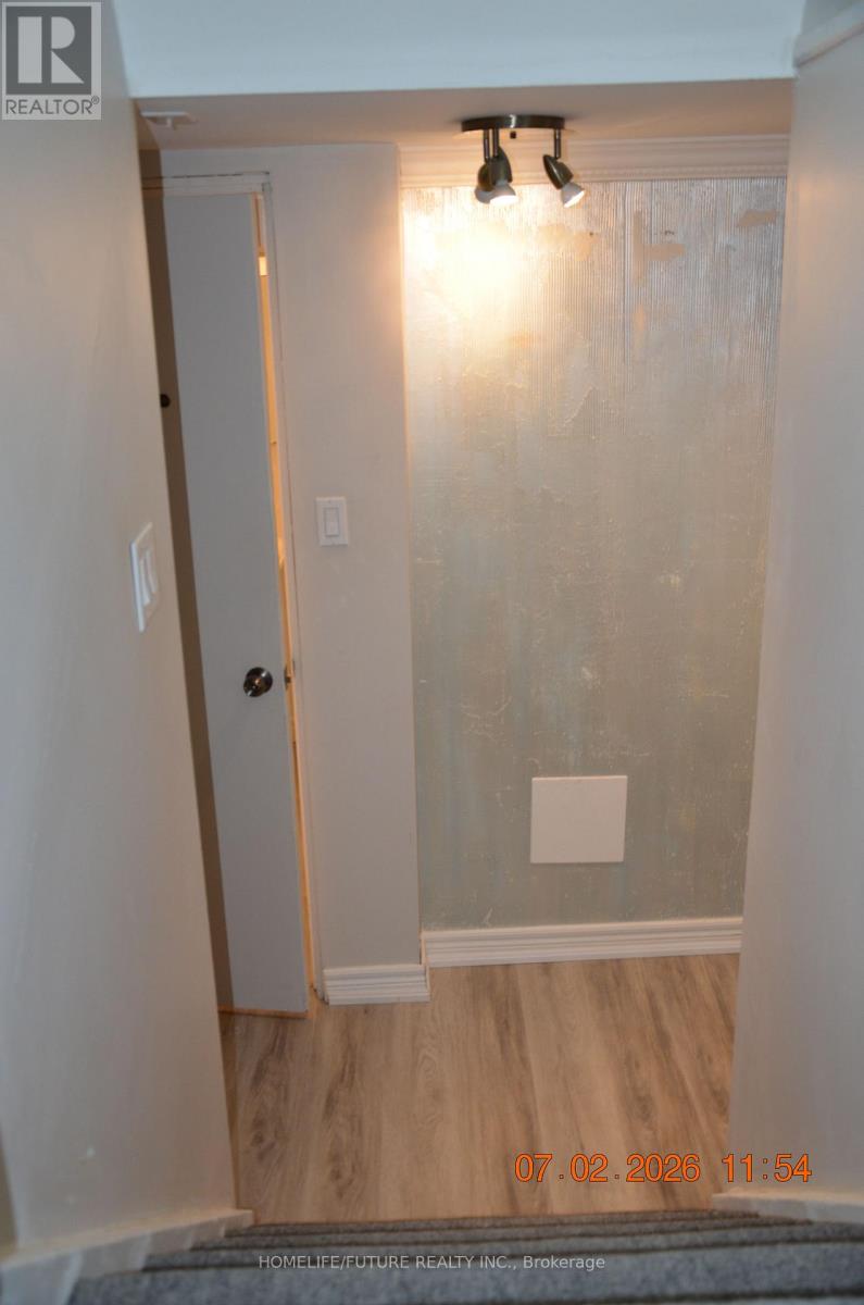 11 Coppermill Drive, Toronto, Ontario  M9W 3Z1 - Photo 7 - W12803562