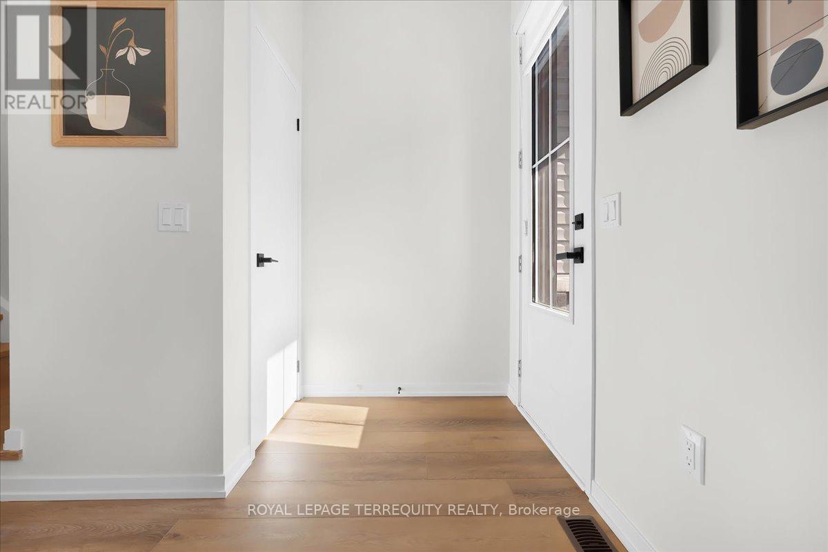 38 Kingbird Common, Cambridge, Ontario  N1T 0H3 - Photo 3 - X12803452