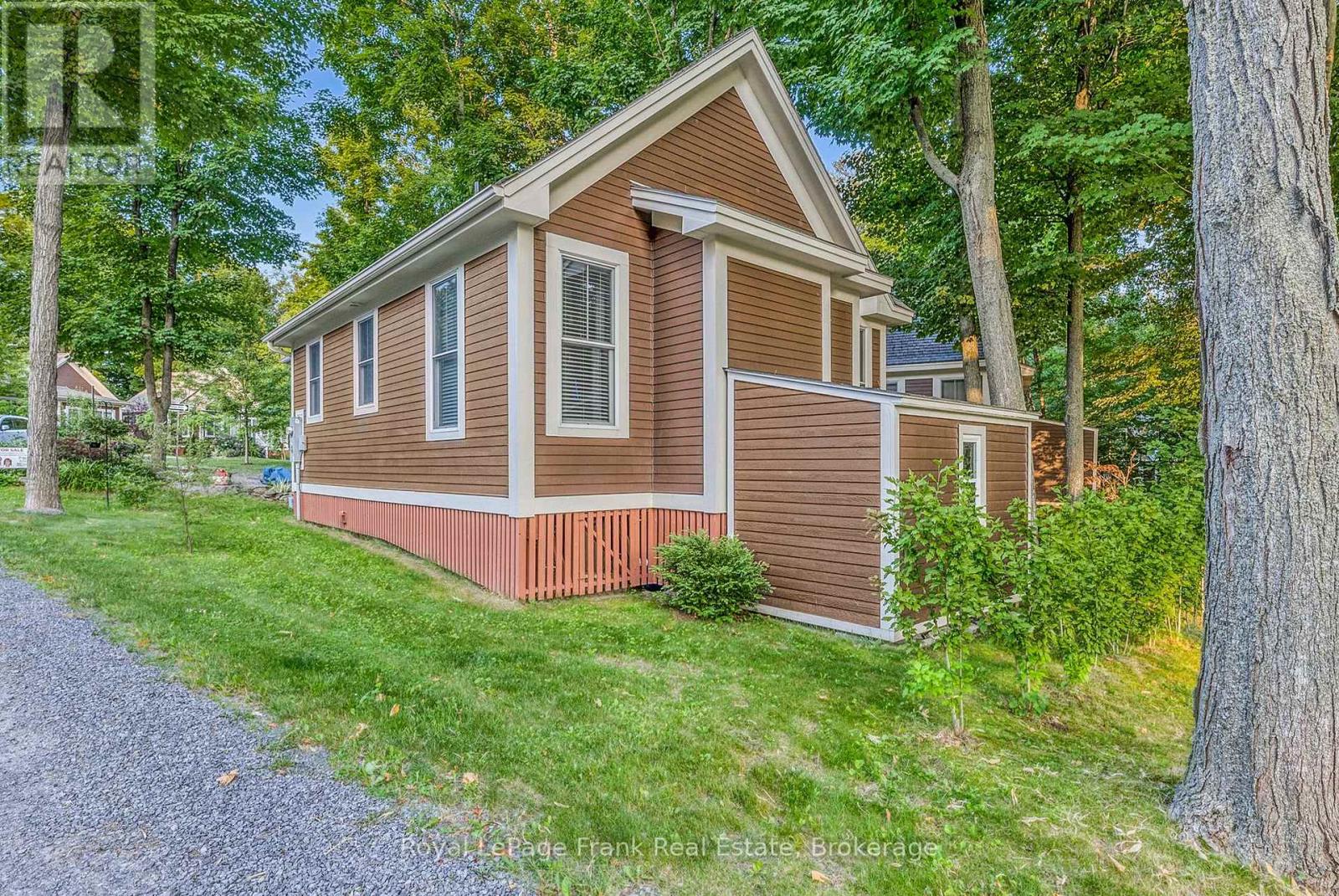 129 - 2 Chipmunk Lane, Prince Edward County, Ontario  K0K 1P0 - Photo 4 - X12803472