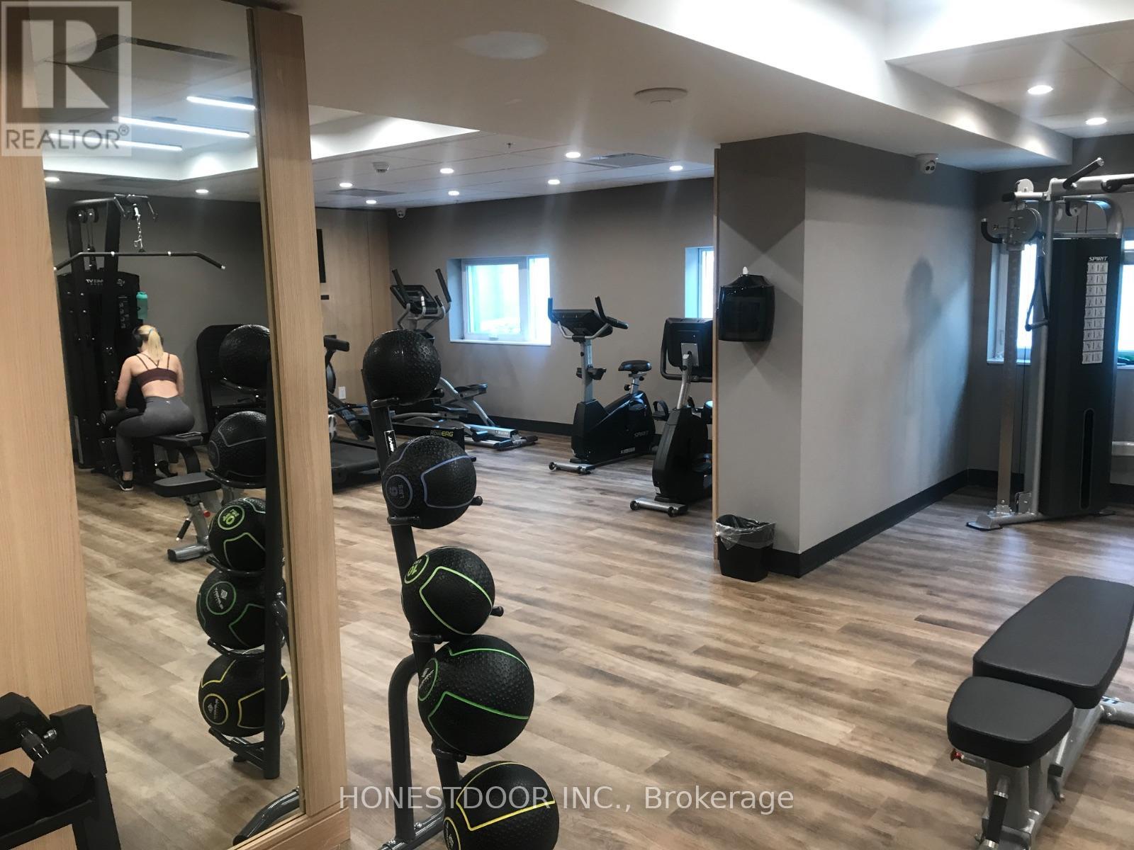 303 - 34 Norman Street, Brantford, Ontario  N3R 2Y1 - Photo 8 - X12803514