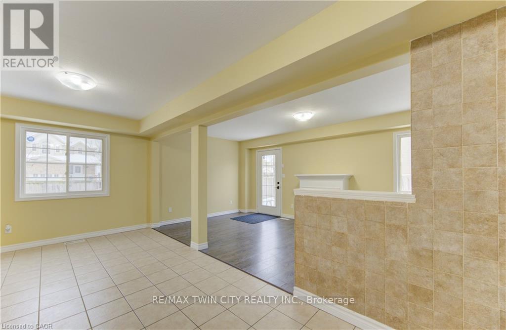 40 Red Clover Street E, Kitchener, Ontario  N2E 4G8 - Photo 23 - X12803540