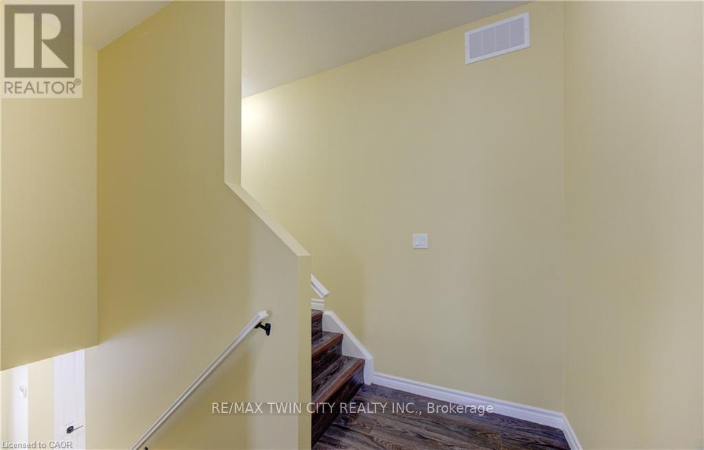 40 Red Clover Street E, Kitchener, Ontario  N2E 4G8 - Photo 29 - X12803540