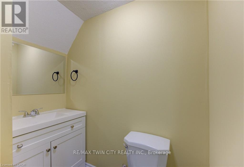 40 Red Clover Street E, Kitchener, Ontario  N2E 4G8 - Photo 41 - X12803540