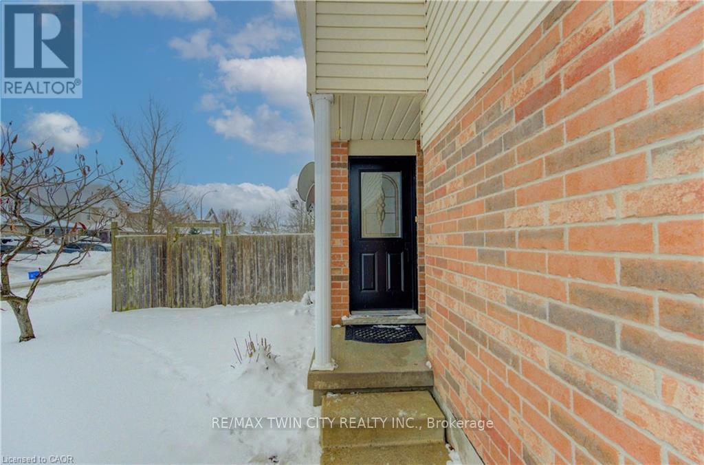 40 Red Clover Street E, Kitchener, Ontario  N2E 4G8 - Photo 44 - X12803540