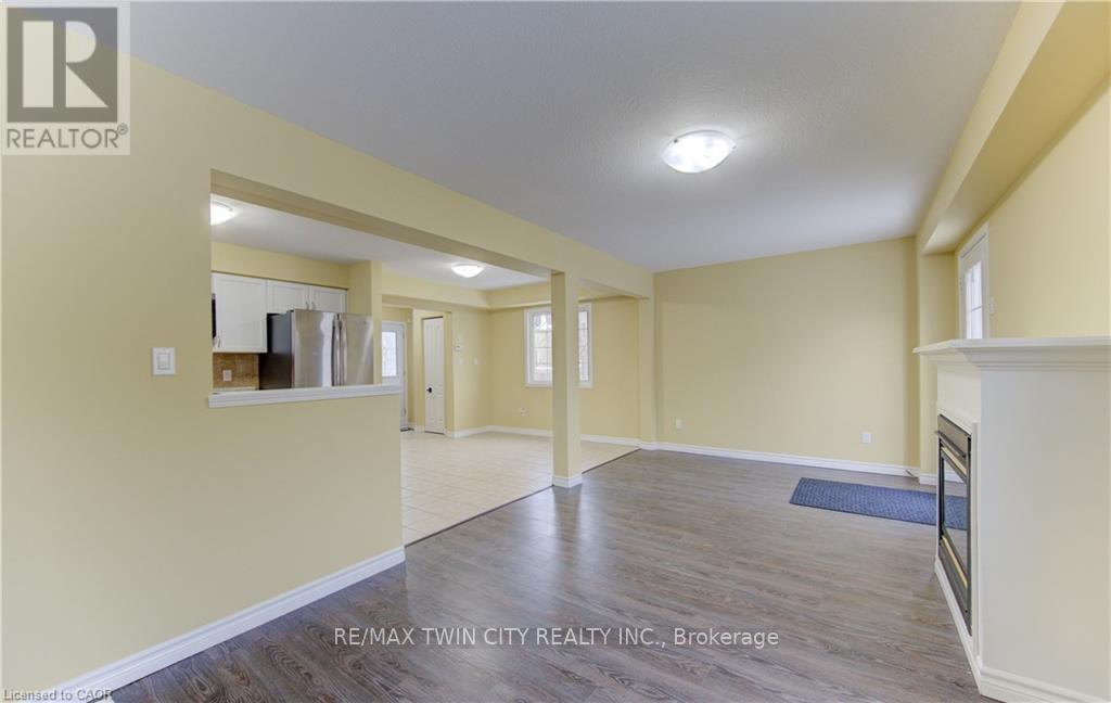 40 Red Clover Street E, Kitchener, Ontario  N2E 4G8 - Photo 9 - X12803540