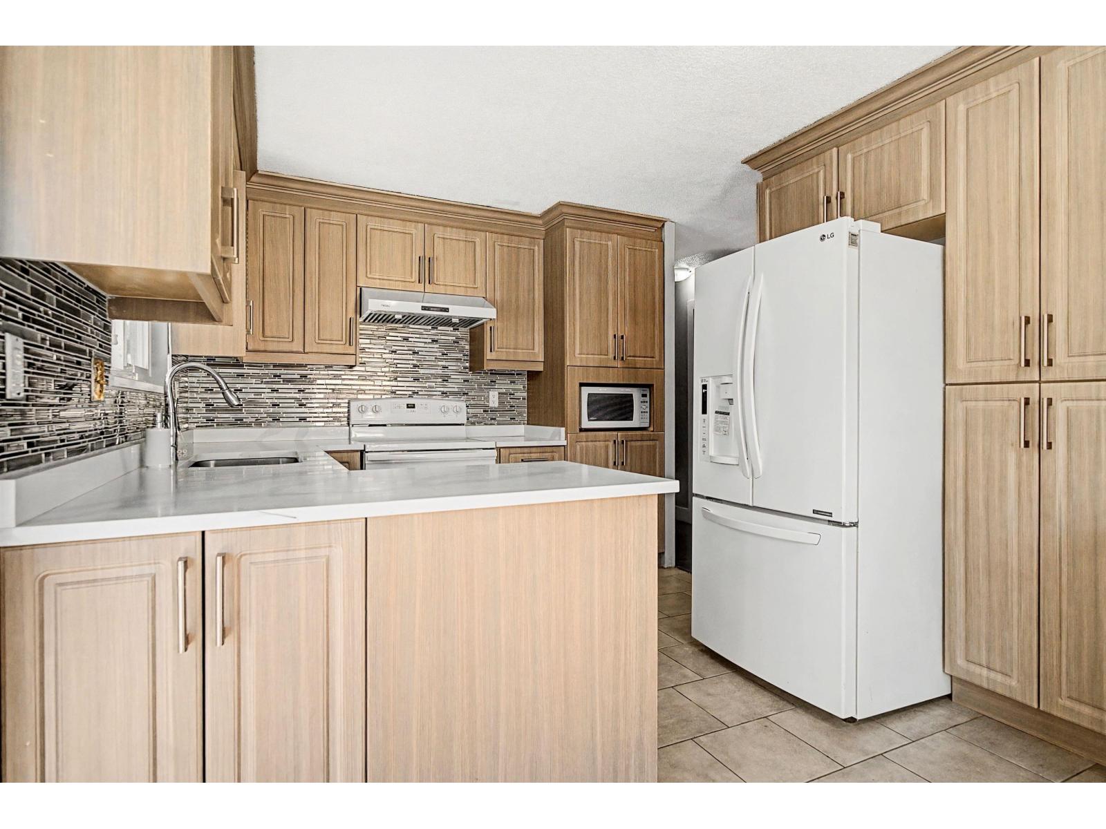 8076 139a Street, Surrey, British Columbia  V3W 8P6 - Photo 11 - R3091392