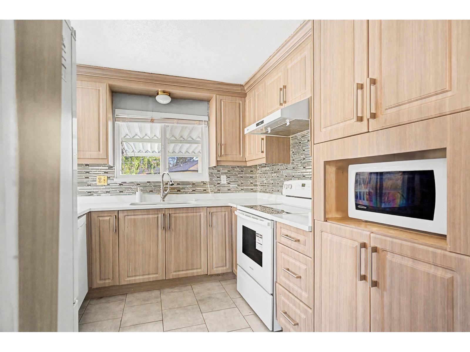 8076 139a Street, Surrey, British Columbia  V3W 8P6 - Photo 12 - R3091392