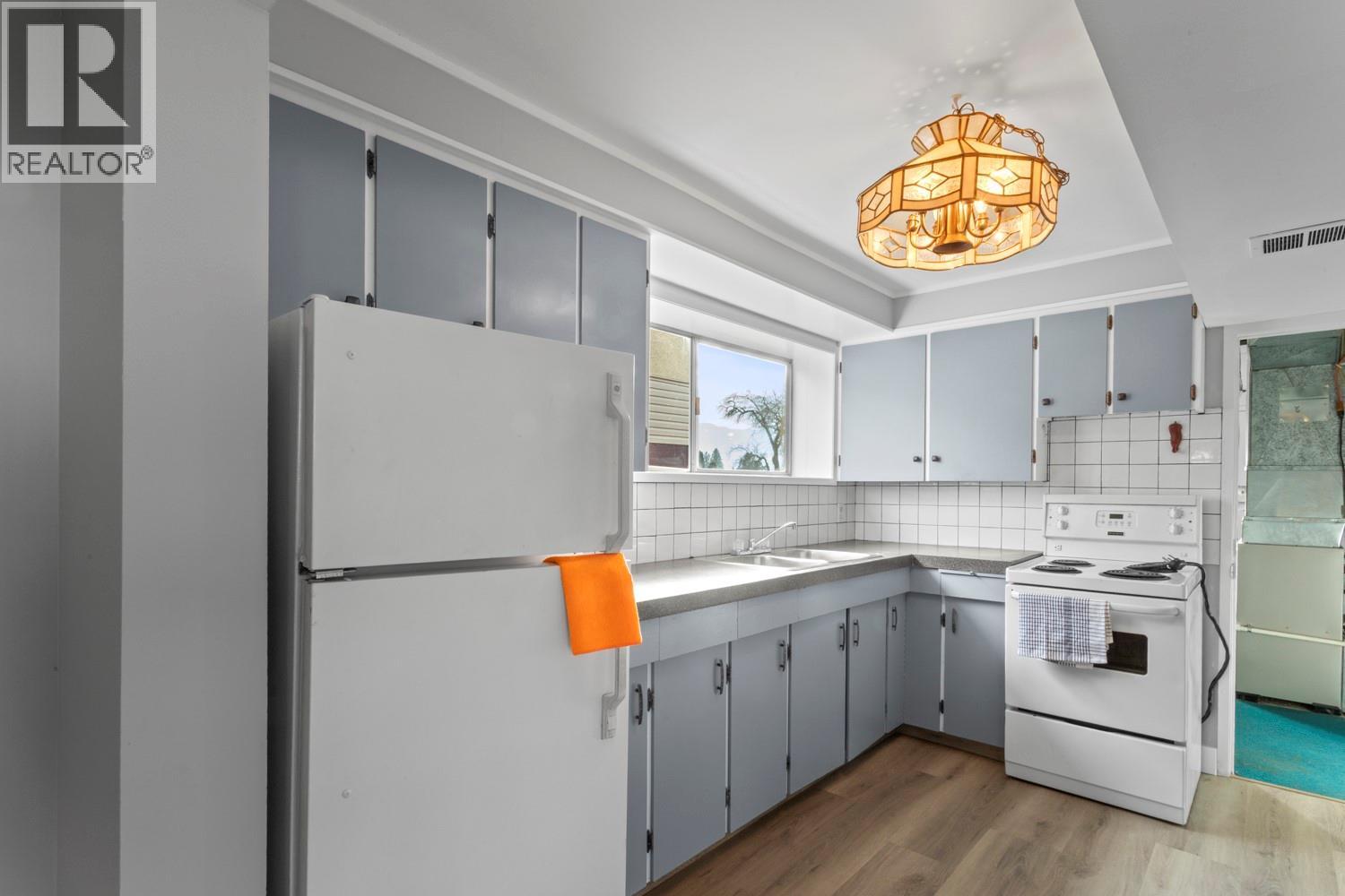 2433 Cedar Street, Creston, British Columbia  V0B 1G3 - Photo 10 - 10376224