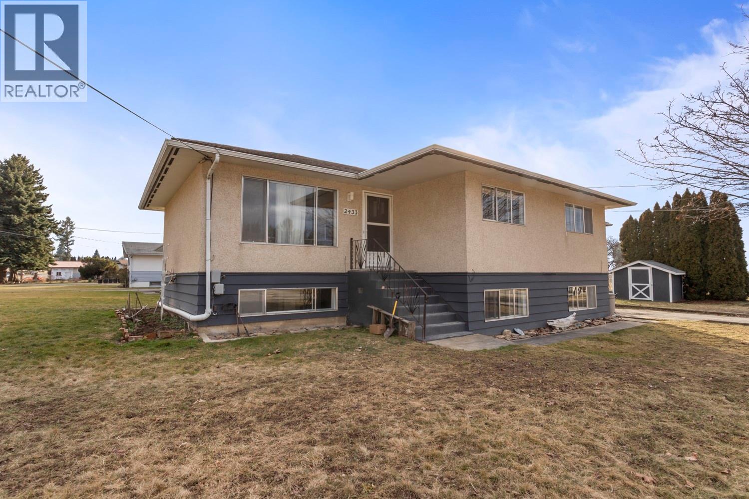 2433 Cedar Street, Creston, British Columbia  V0B 1G3 - Photo 4 - 10376224