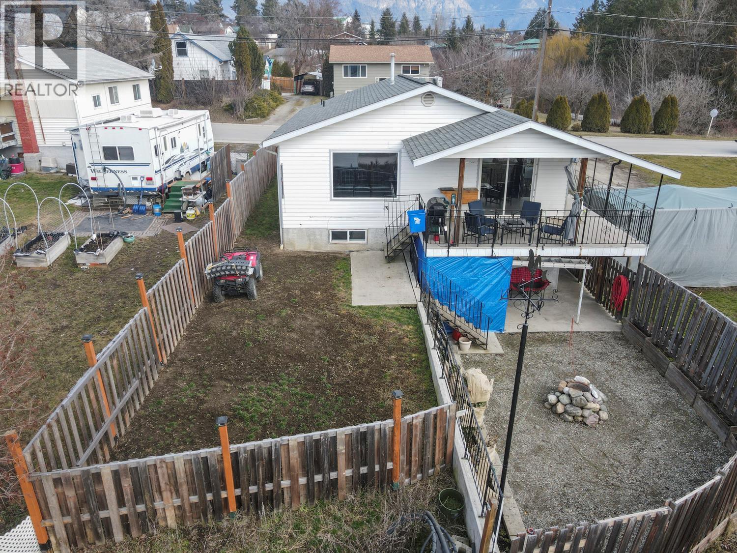 231 9th Avenue S, Creston, British Columbia  V0B 1G3 - Photo 3 - 10374992