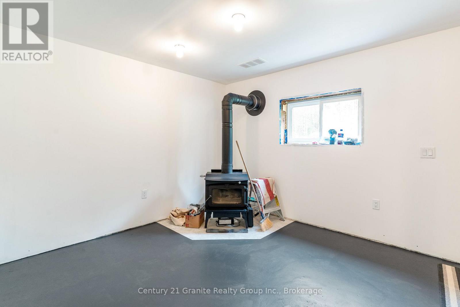 10498 Highway 118, Algonquin Highlands, Ontario  K0M 1J0 - Photo 24 - X12803640