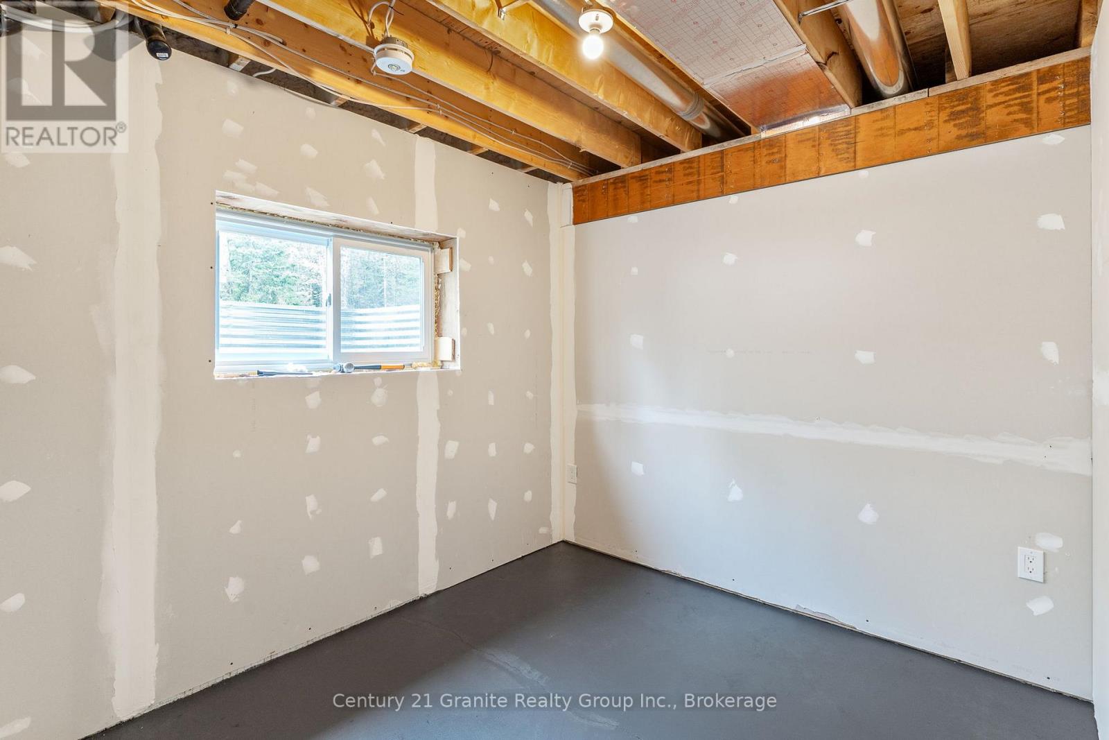 10498 Highway 118, Algonquin Highlands, Ontario  K0M 1J0 - Photo 27 - X12803640