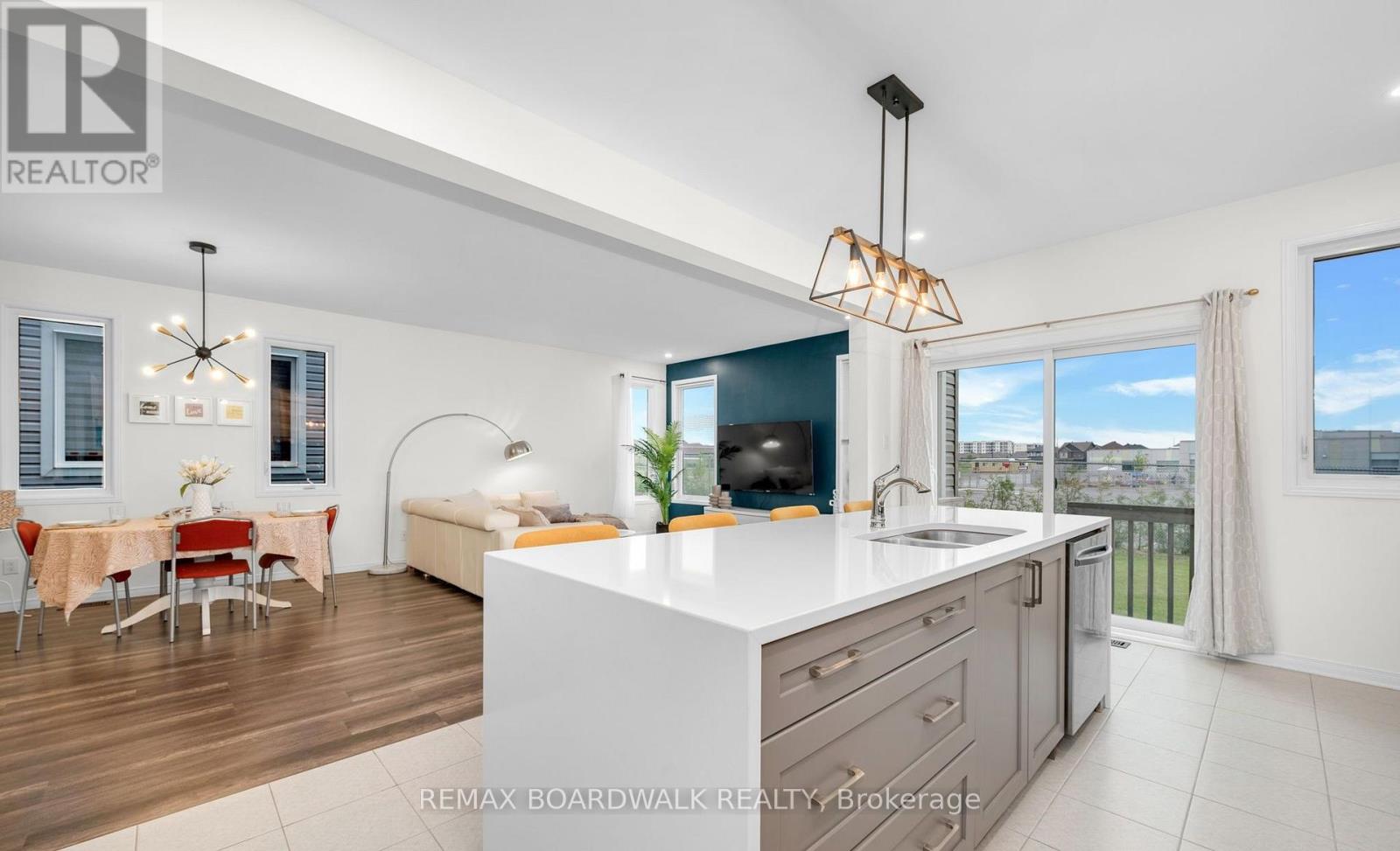 302 Haliburton Heights, Ottawa, Ontario  K2S 1S3 - Photo 21 - X12803588