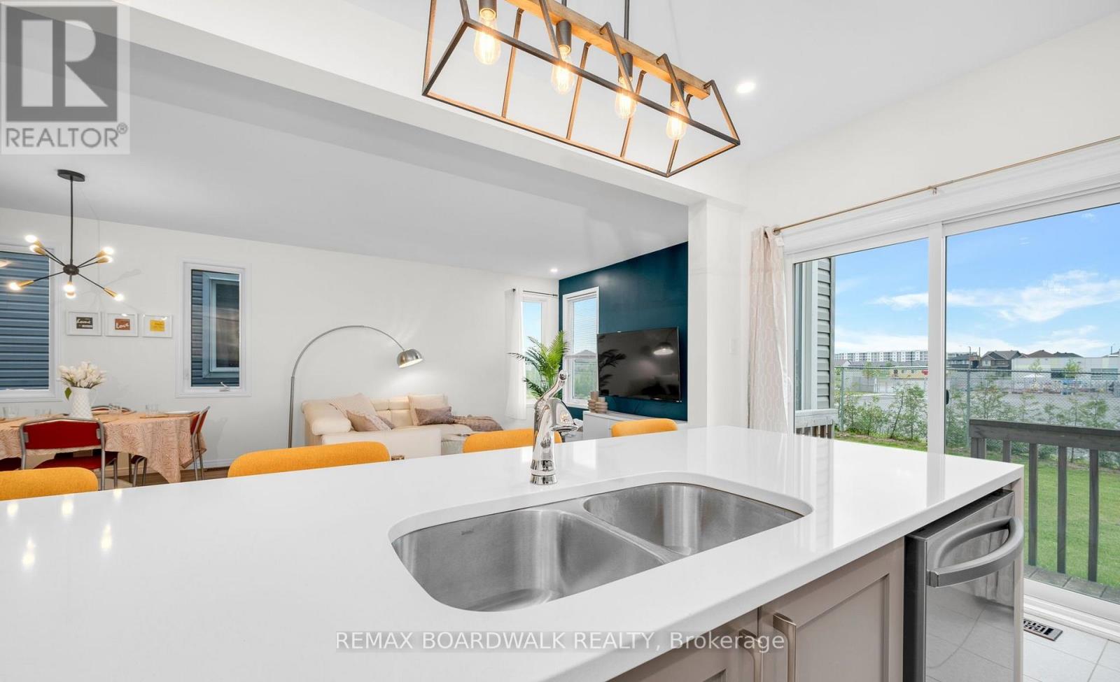 302 Haliburton Heights, Ottawa, Ontario  K2S 1S3 - Photo 22 - X12803588