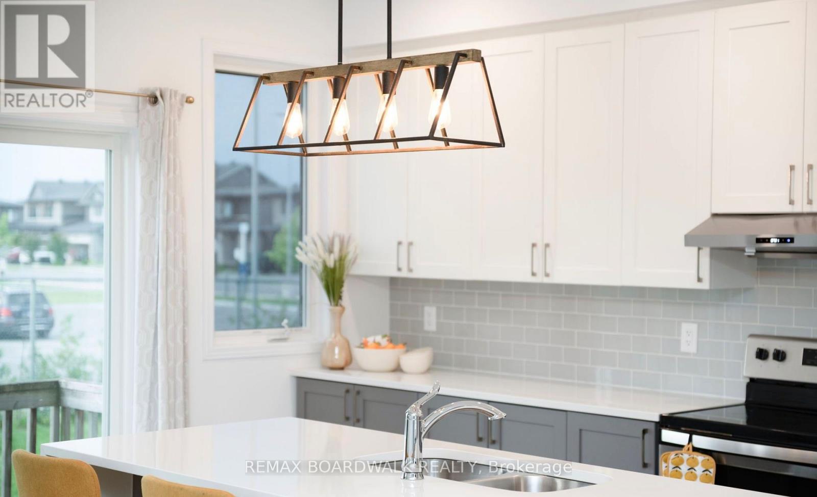 302 Haliburton Heights, Ottawa, Ontario  K2S 1S3 - Photo 24 - X12803588