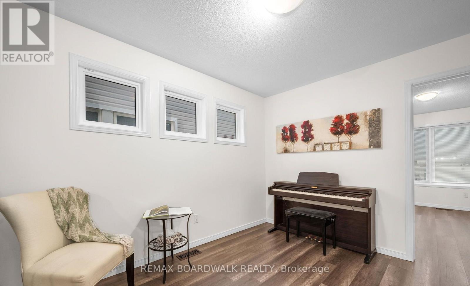 302 Haliburton Heights, Ottawa, Ontario  K2S 1S3 - Photo 32 - X12803588