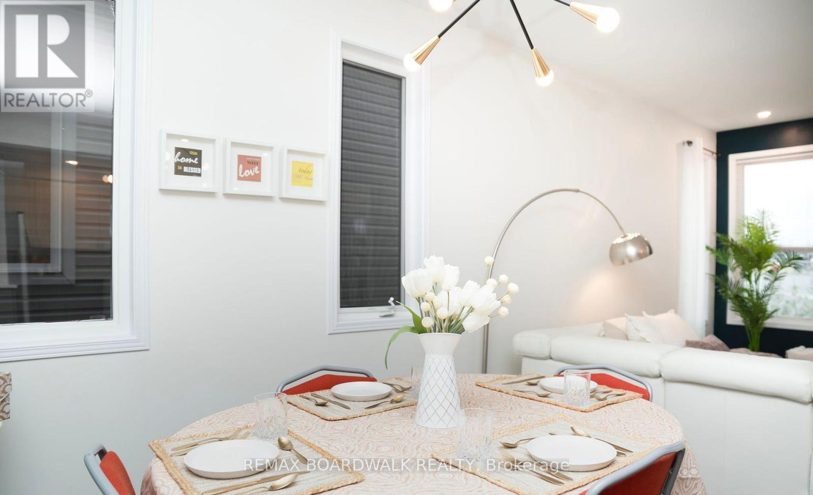 302 Haliburton Heights, Ottawa, Ontario  K2S 1S3 - Photo 7 - X12803588