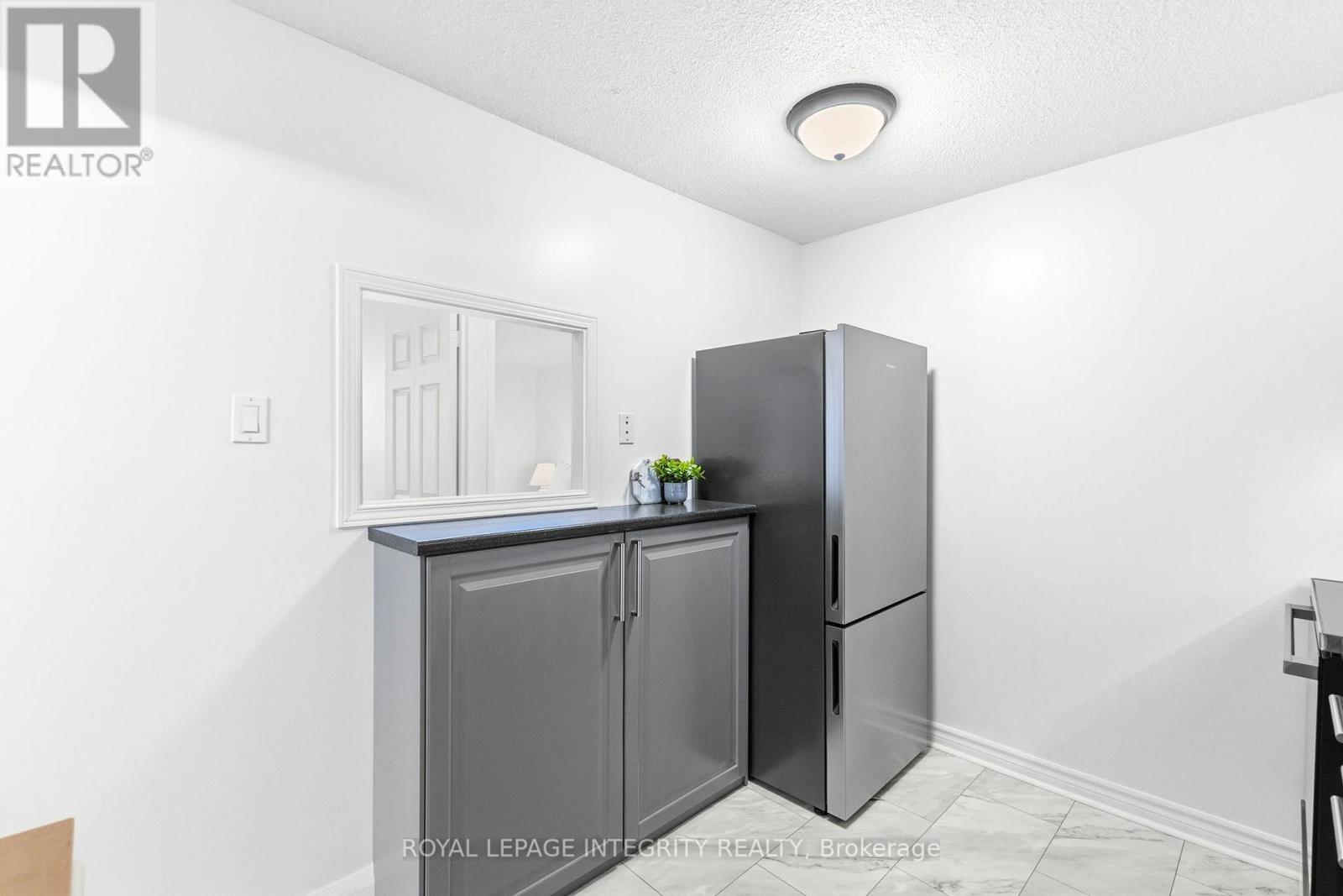 510 - 415 Greenview Avenue, Ottawa, Ontario  K2B 8G5 - Photo 12 - X12803608