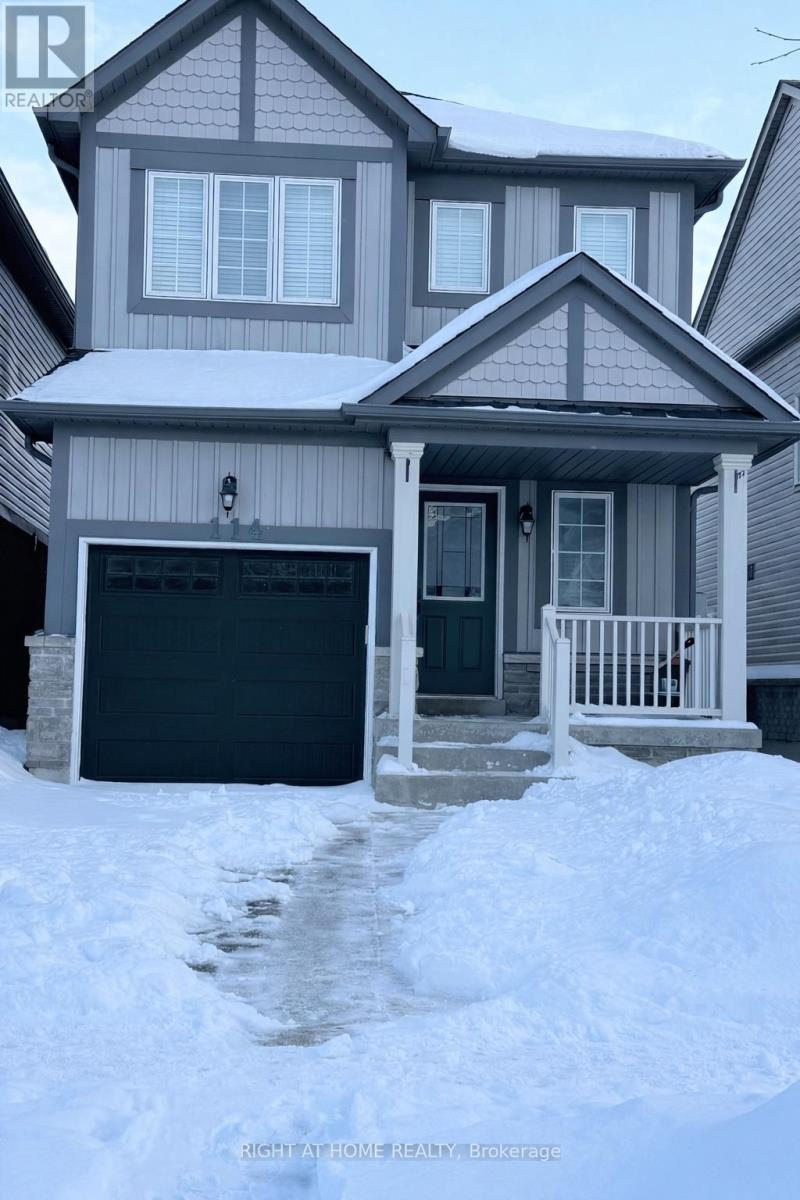 114 BETTINA PLACE, Whitby, Ontario