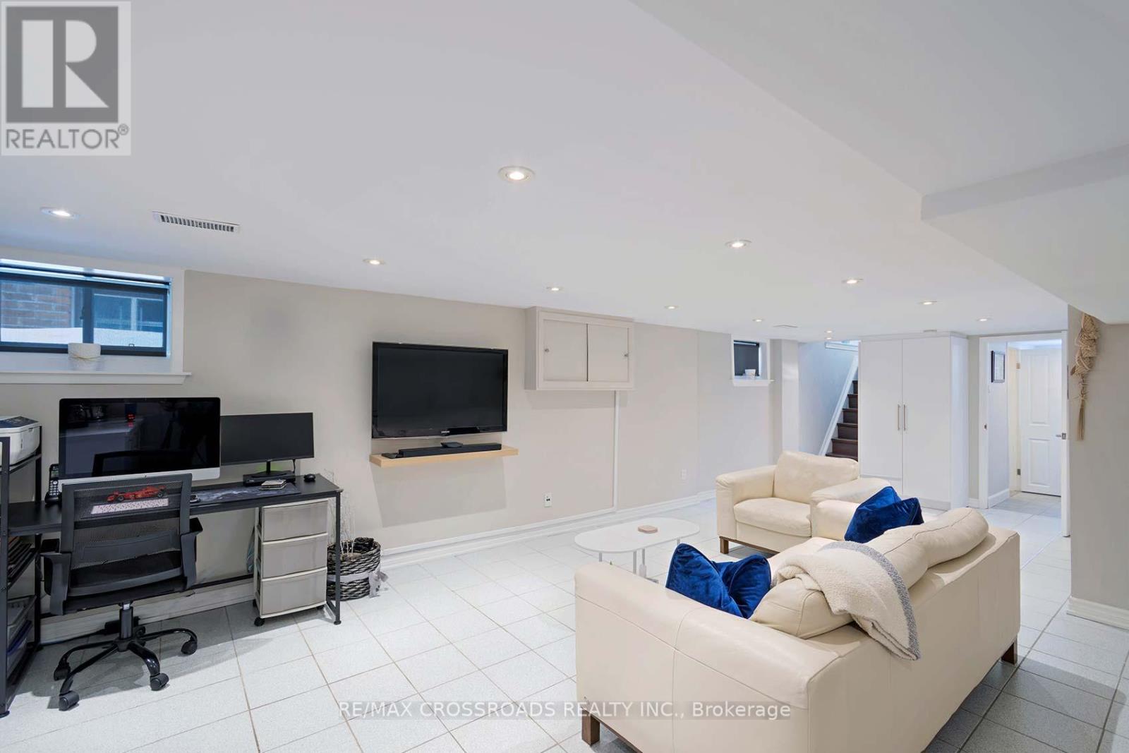 463 Milverton Boulevard, Toronto, Ontario  M4C 1X4 - Photo 29 - E12802528