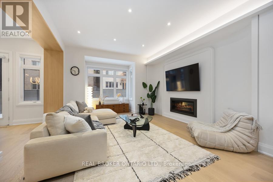 34 Meteorite Street, Richmond Hill, Ontario  L4C 4M9 - Photo 25 - N12790322