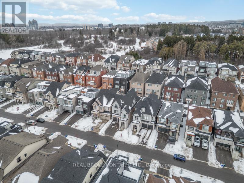 34 Meteorite Street, Richmond Hill, Ontario  L4C 4M9 - Photo 44 - N12790322