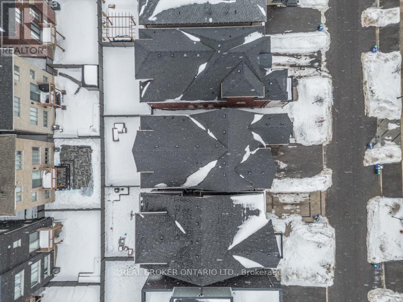 34 Meteorite Street, Richmond Hill, Ontario  L4C 4M9 - Photo 50 - N12790322